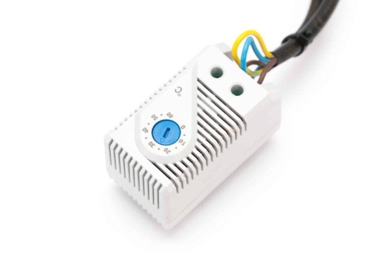 Termostat NO Do szaf sterowniczych Do sterowania wentylacja IP20 0 60C 19 2500 2 scaled 1