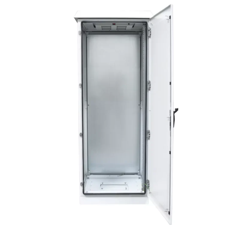 Szafa sterownicza zewnetrzna aluminiowa StreetBox Sabaj Ral 7035 przod szafy otwarte drzwi